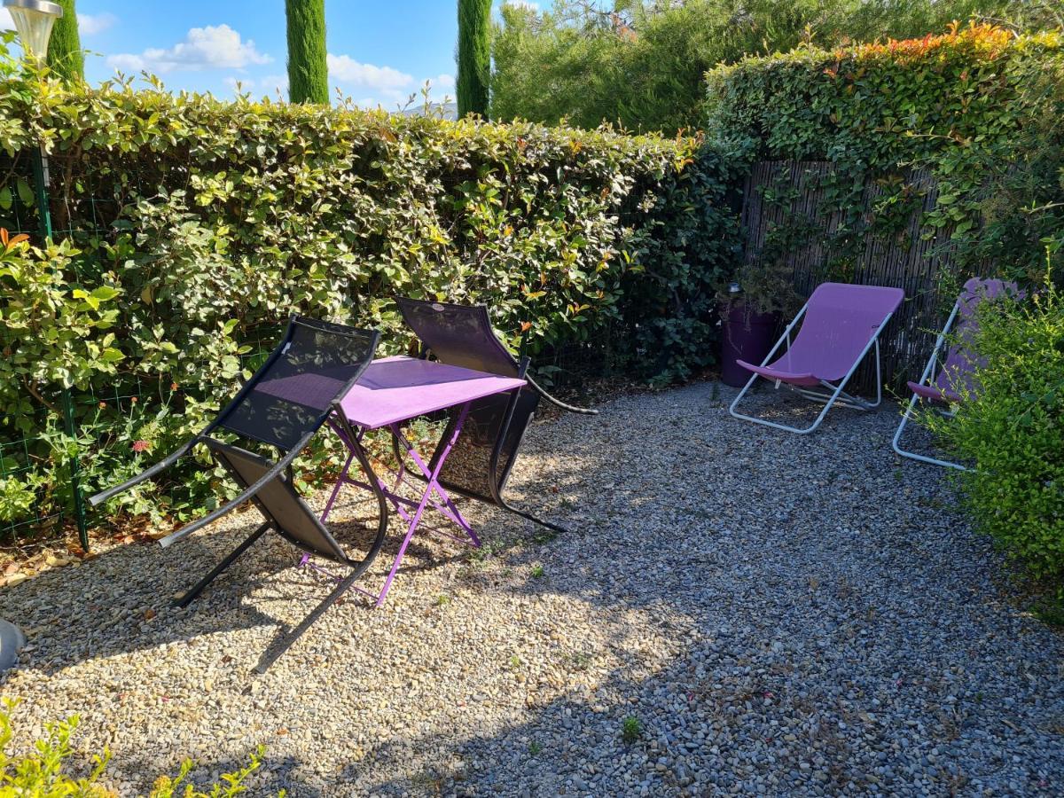 Domaine La Condamine Crillon Le Brave Hotell Exteriör bild