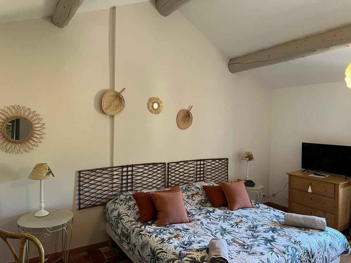 Domaine La Condamine Crillon Le Brave Hotell Exteriör bild